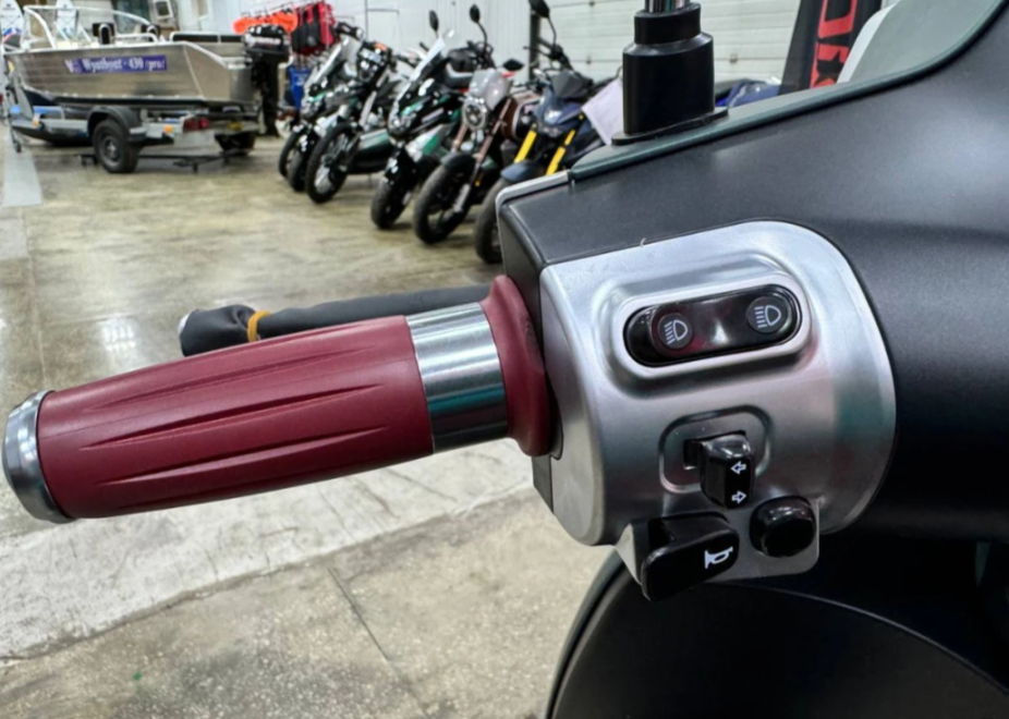 Скутер PROMAX Miami 240 (49) в Волгограде