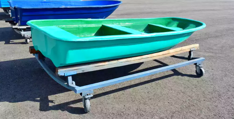 Стеклопластиковая лодка Старт (тримаран) в Волгограде