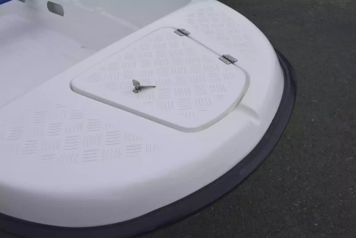 Стеклопластиковая лодка Пингвин New (тримаран) в Волгограде