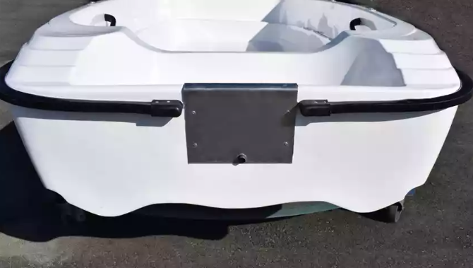 Стеклопластиковая лодка Пингвин (тримаран) в Волгограде