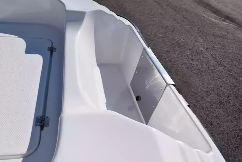 Стеклопластиковая лодка Пингвин (тримаран) в Волгограде