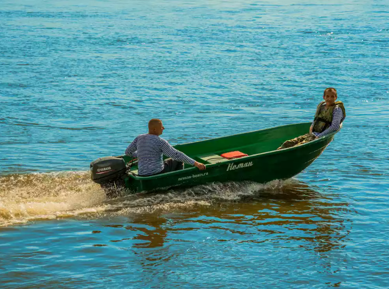 Стеклопластиковая лодка Neman-340 (тримаран) в Волгограде