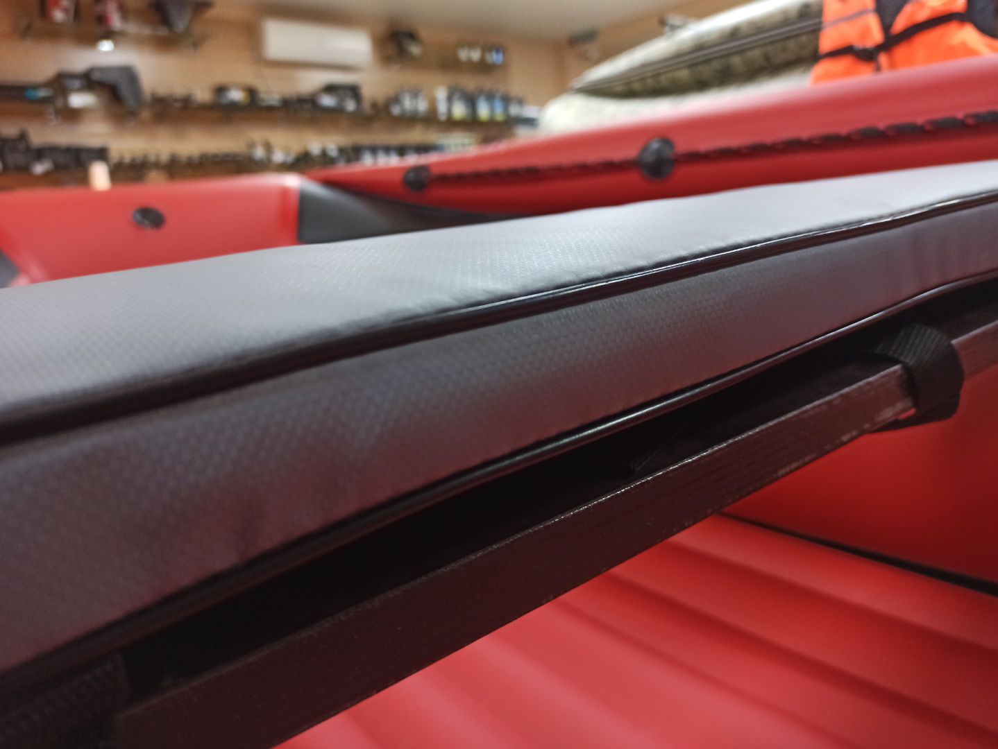 КОМПЛЕКТ МЯГКИХ НАКЛАДОК С СУМКОЙ ДЛЯ ЛОДОК 90Х20 СЕРЫЙ в Волгограде