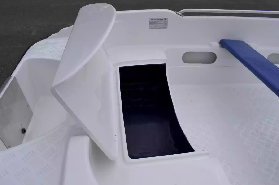 Стеклопластиковая лодка Пингвин New (тримаран) в Волгограде