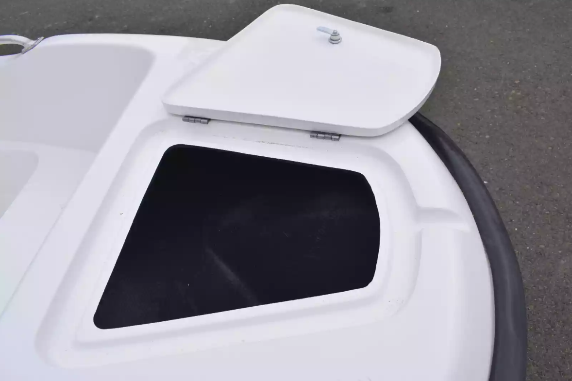 Стеклопластиковая лодка Пингвин New (тримаран) в Волгограде