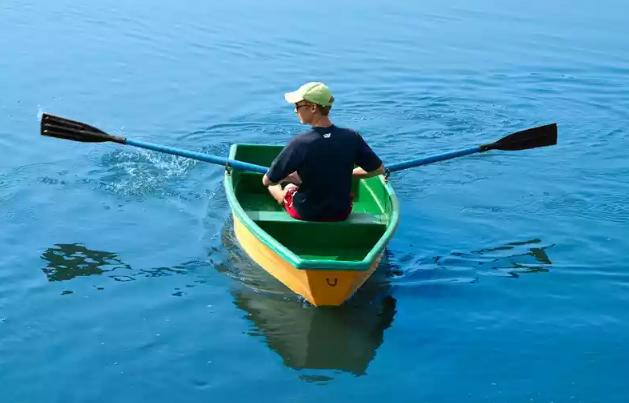 Стеклопластиковая лодка Малютка в Волгограде