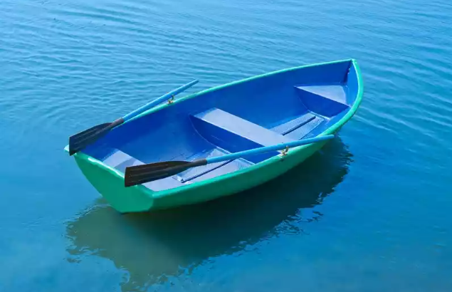 Стеклопластиковая лодка Дельфин в Волгограде