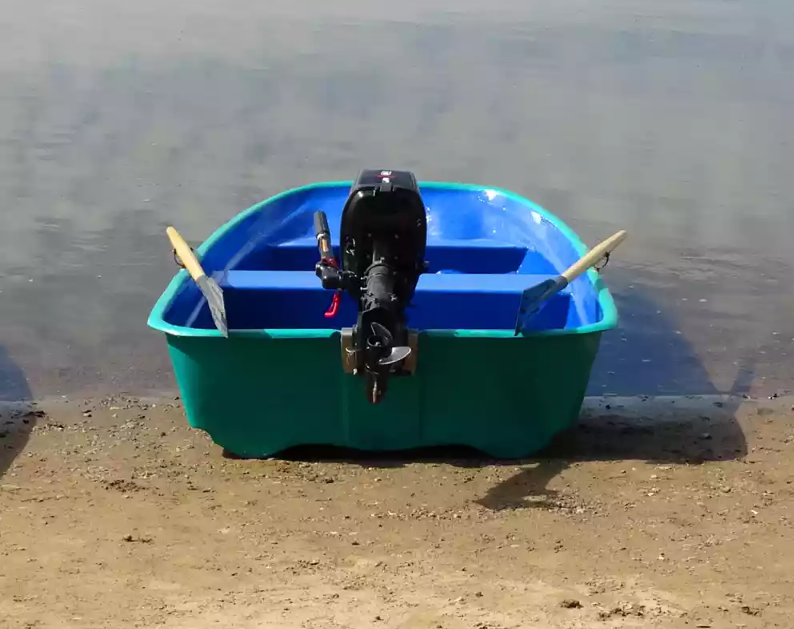 Стеклопластиковая лодка Старт (тримаран) в Волгограде