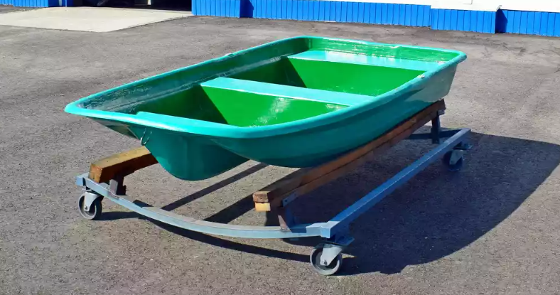 Стеклопластиковая лодка Старт (тримаран) в Волгограде