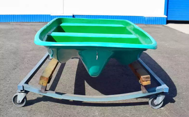 Стеклопластиковая лодка Старт (тримаран) в Волгограде