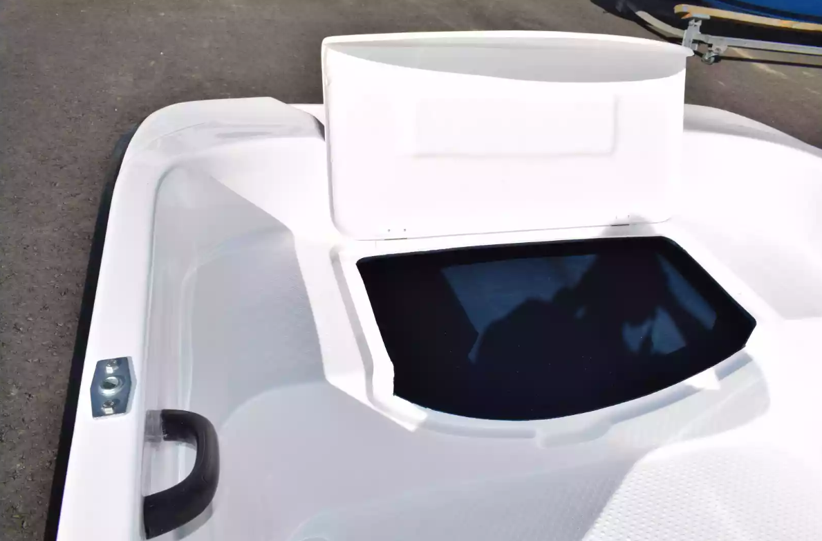 Стеклопластиковая лодка Пингвин (тримаран) в Волгограде