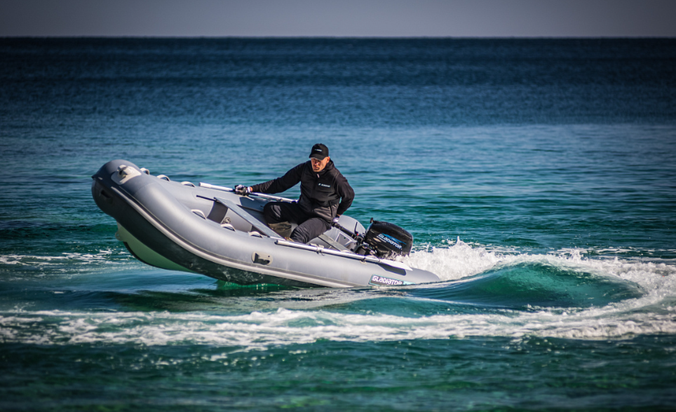 Лодка GLADIATOR RIB380AL в Волгограде