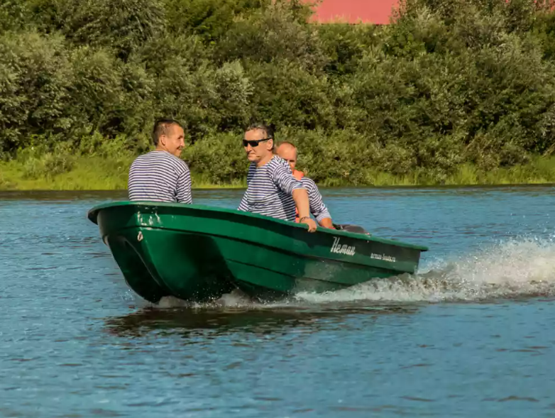 Стеклопластиковая лодка Neman-340 (тримаран) в Волгограде