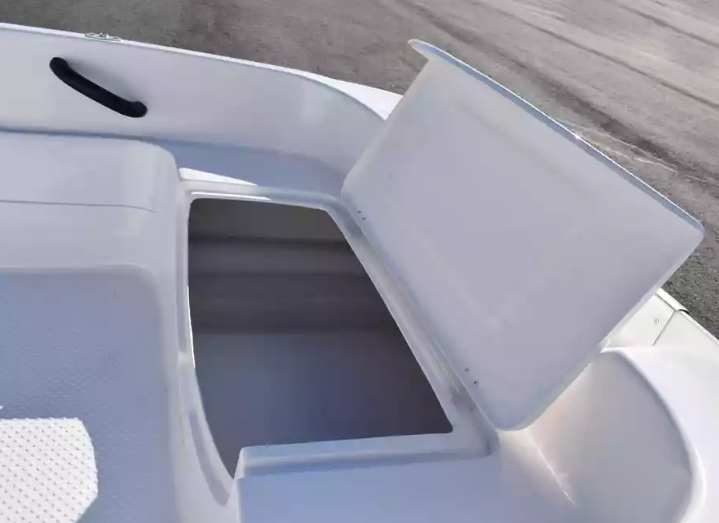 Стеклопластиковая лодка Пингвин (тримаран) в Волгограде