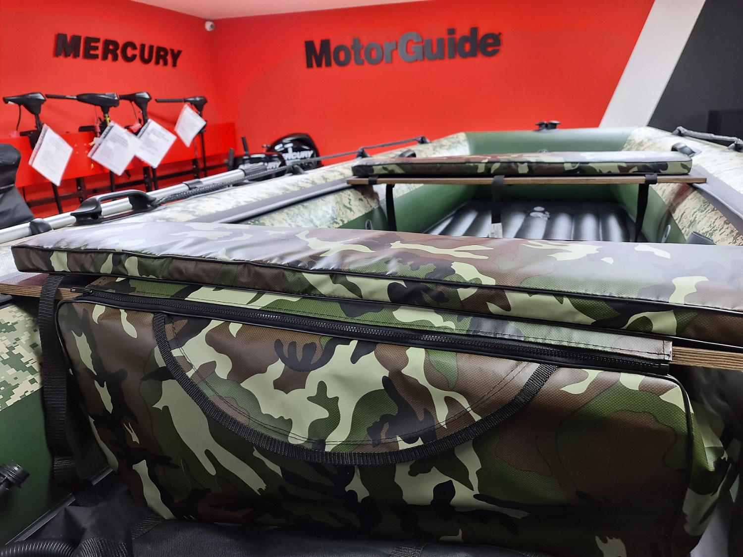 КОМПЛЕКТ МЯГКИХ НАКЛАДОК С СУМКОЙ ДЛЯ ЛОДОК 105Х20 КАМУФЛЯЖ в Волгограде