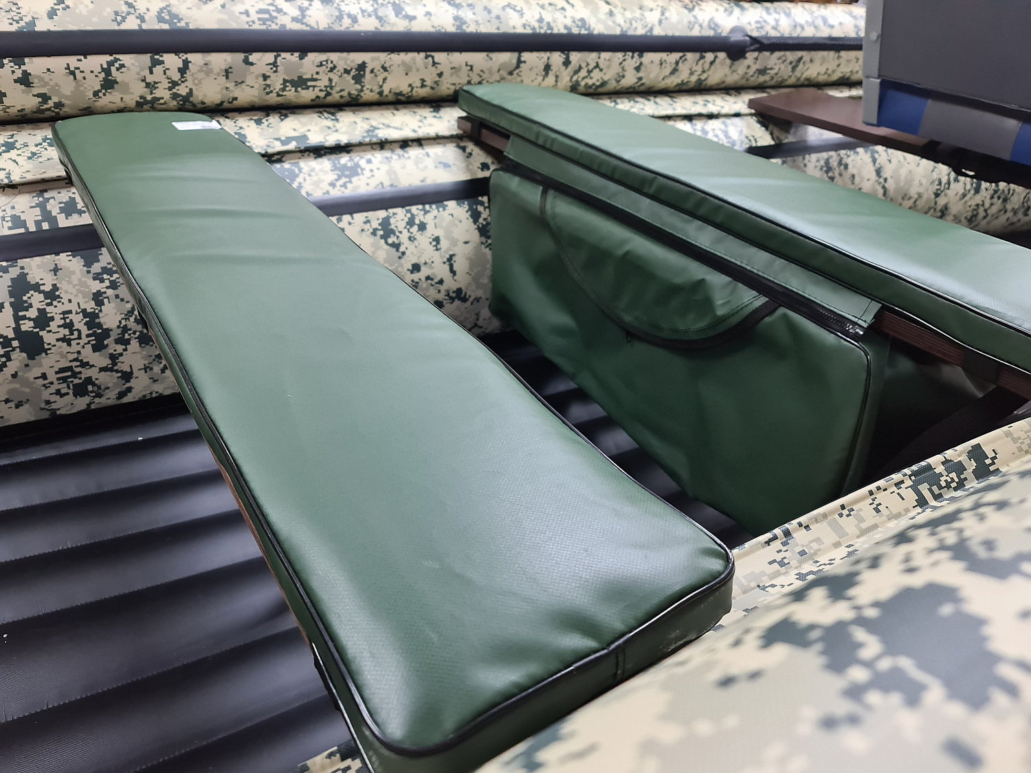 КОМПЛЕКТ МЯГКИХ НАКЛАДОК С СУМКОЙ ДЛЯ ЛОДОК 110Х20 ЗЕЛЕНЫЙ в Волгограде